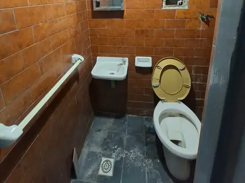 Local en Alquiler en Área Fundacional S4, $ 600.000