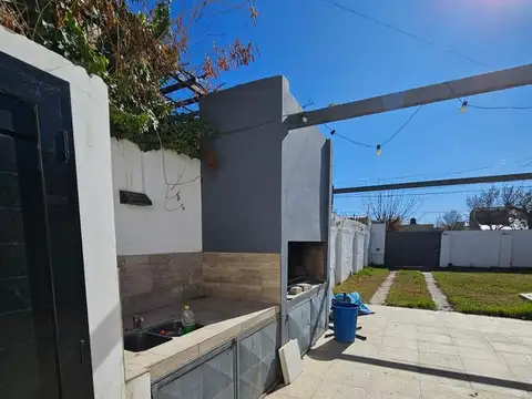 Casa en Venta en General Roca, USD 160.000