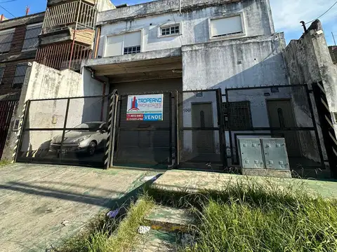 Galpón 10x40 y depto 3 amb