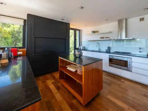 Excelente y unica Casa estilo contemporaneo en Arelauquen Bariloche