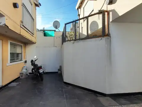 Depto Tipo Casa en Venta con 1 cocheras