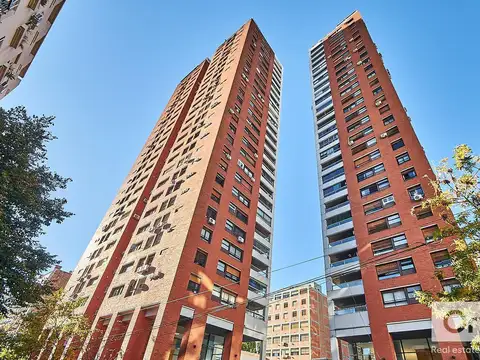 Torre Aisenson - Excelente Depto - 2 Cocheras - Piso Alto  