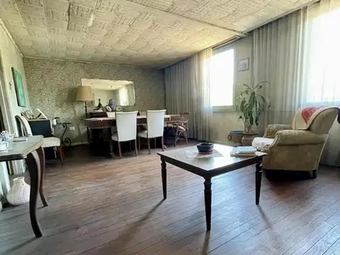 Avenida Ingeniero Huergo 1191 , Piso 1