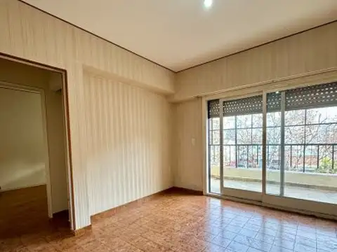 ALQUILER DEPARTAMENTO 3 AMBIENTES CON BALCON TERRAZA Y PARRILLA - RIVERA INDARTE 200 FLORES
