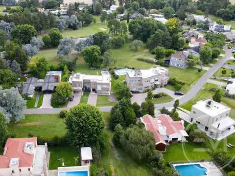 Casa en Venta en El Ombu, USD 790.000