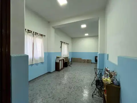 Casa 6 ambientes con 2 baños