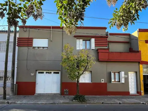 Venta Casa de 4 dormitorios con Quincho, Pilera y Cochera en Cañada de Gomez, Santa Fe.