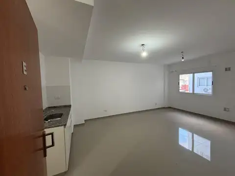 Departamento en Alquiler en Villa Luzuriaga, $ 360.000