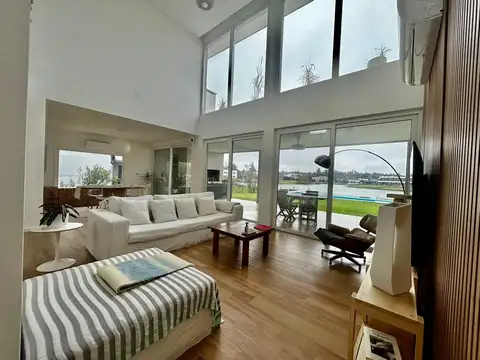 Casa en Alquiler de 4 dormitorios