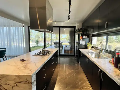 Casa en Venta en Vida, USD 850.000