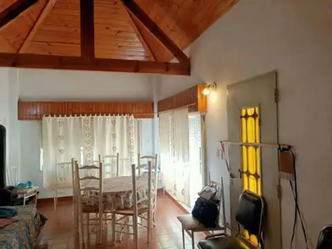 RESERVADA CASA QUINTA 3 AMBIENTES CON JARDIN Y PILETA