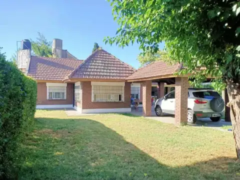 RESERVADA CASA QUINTA 3 AMBIENTES CON JARDIN Y PILETA