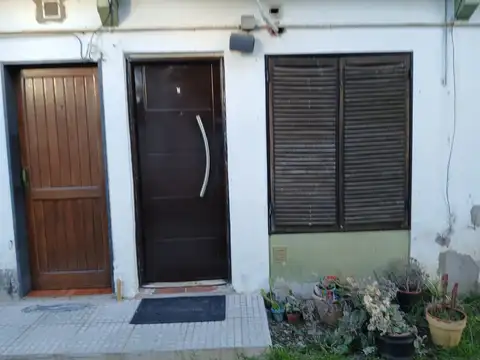 Depto Tipo Casa 2 ambientes con 1 baño