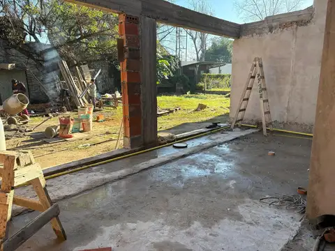 Casa 4 ambientes con 2 baños