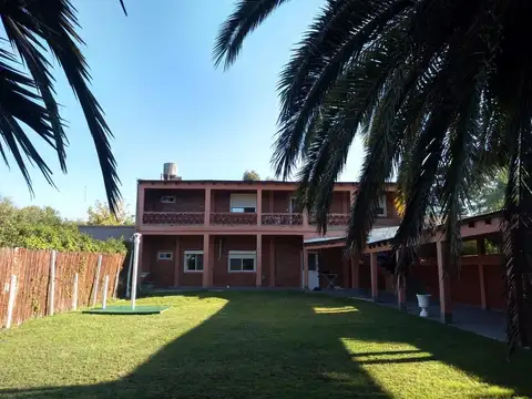 Casa de 4 ambientes en venta en Punta Lara