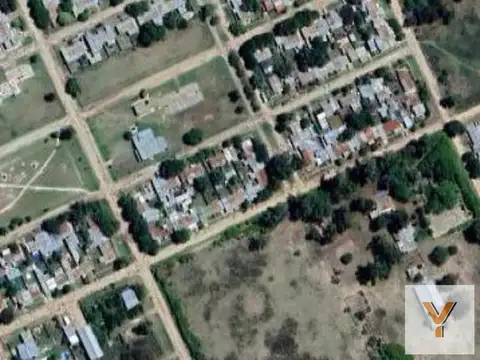 Casa en venta - 2 dormitorios 1 baño - cocheras - 200mts2 - Coronel Brandsen