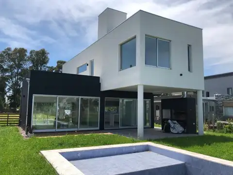 Casa en Venta en La Reserva, USD 270.000