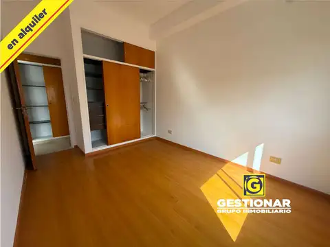Juan Farrell 800, Piso 2