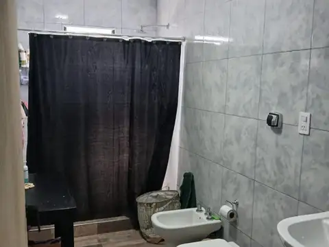 Casa 3 ambientes con 2 baños