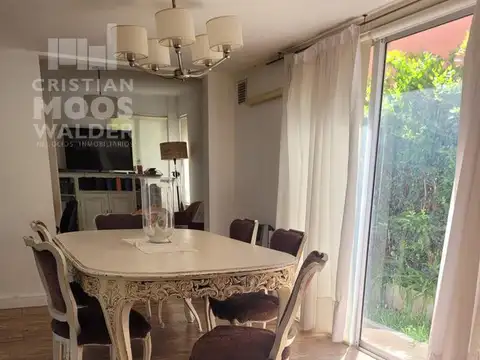 Casa en Alquiler con 1 cochera