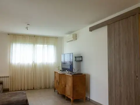 Casa 8 ambientes con 3 baños