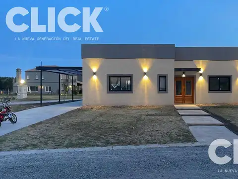 Casa 5 ambientes en venta a la laguna en Lagos de San Eliseo