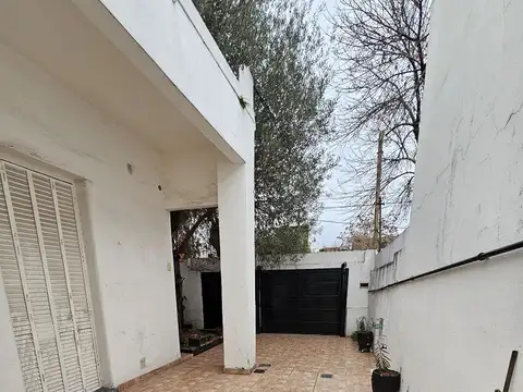 Casa 3 Ambientes con Garage Patio Parrilla Lavadero y Terraza