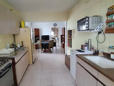 Departamento 6 ambientes con 4 baños