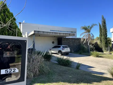 AV ARTURO ILLIA  al 1500