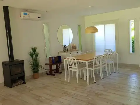 Casa en Alquiler Temporal con 1 cochera