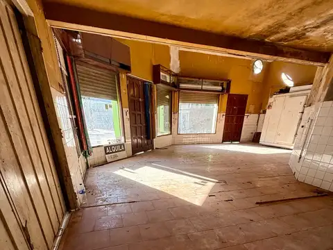 Local comercial en alquiler – esquina estratégica Ituzaingó y La Paz, Rosario