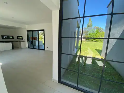 Casa en Venta en Santa Irene, USD 275.000