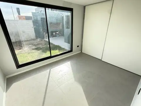 Casa 3 ambientes con 2 baños