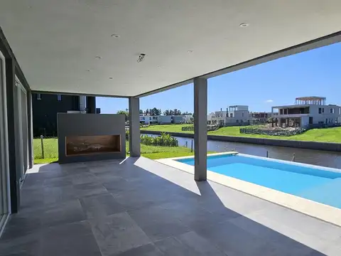 Casa en Venta al Este