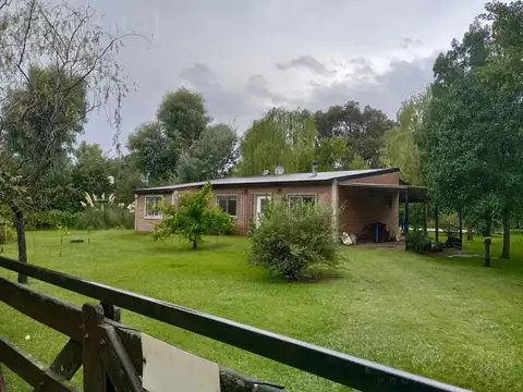 Venta Casa 4 amb sobre lote de 2.530 m2, pileta, Comarca del Sol, Exaltacion de la Cruz