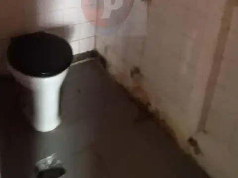 REGIO LOCAL SITUADO SOBRE LA VIA PUBLICA - OPORTUNIDAD 