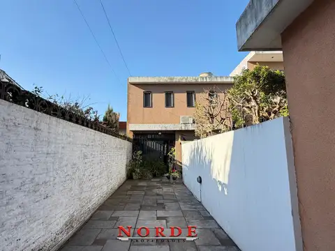Depto Tipo Casa en Venta en Ramos Mejía, USD 160.000