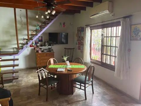 VENTA CASA 6 AMBIENTES PATIO TERRAZA GRAN POTENCIAL