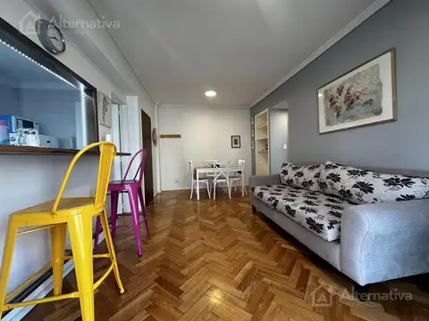 Paraguay  al 3800 entre Medrano y Salguero.