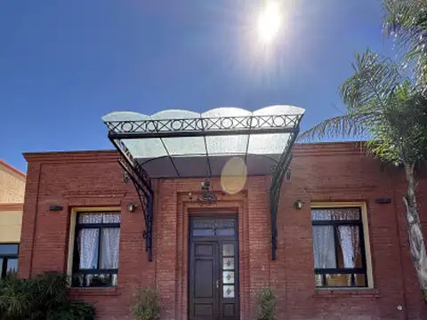 Avenida Valeria de Crotto , Piso 0