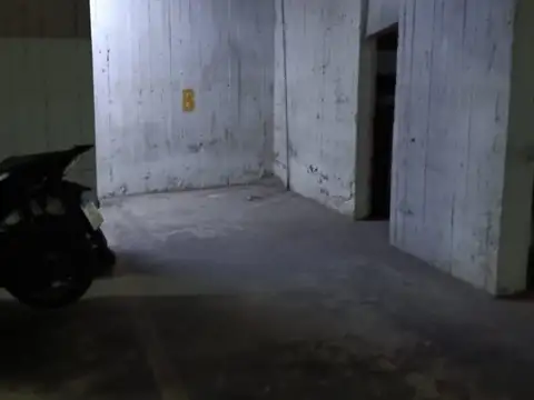 Cochera cubierta en alquiler zona tribunales