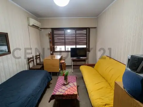 Doblas 100, Piso 7