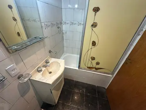 Departamento en Alquiler en Valentín Alsina, $ 600.000