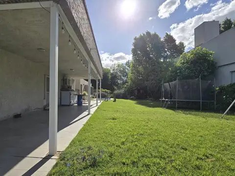 Casa en Venta en Country Club Logaritmo, USD 165.000