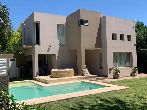 Sol del Parana, Permutas, Pueblo Esther, casa 3 Dormitorios