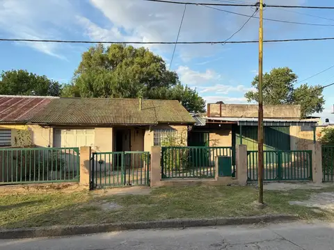 Casa venta de dos dormitorios, Berisso