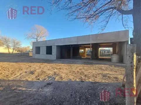 Vende Casa a estrenar en Barrio Privado Los Canales de Plottier Golf Club