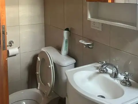 Casa 2 ambientes con 1 baño