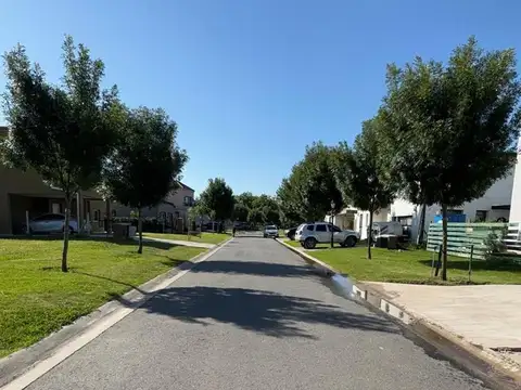 Mariano Acosta 3098, Santo Tomas, Pilar, Bs.As. G.B.A. Norte 00 100