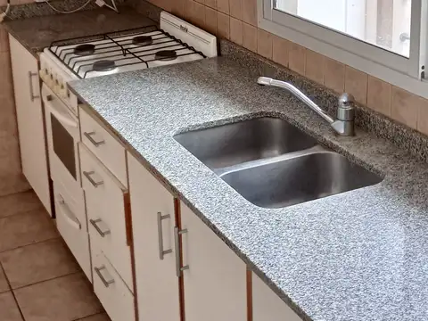 Departamento en Alquiler con 1 cocheras